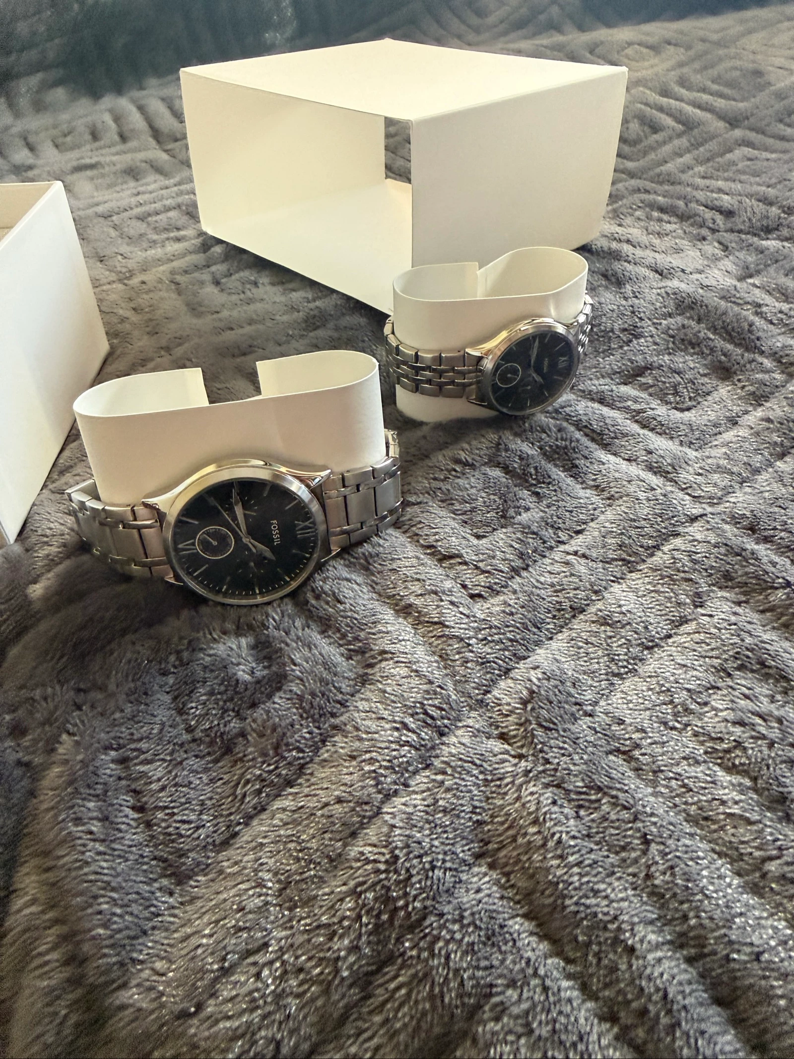 Caja doble con 2 relojes para hombre y mujer Fossil – photo 8